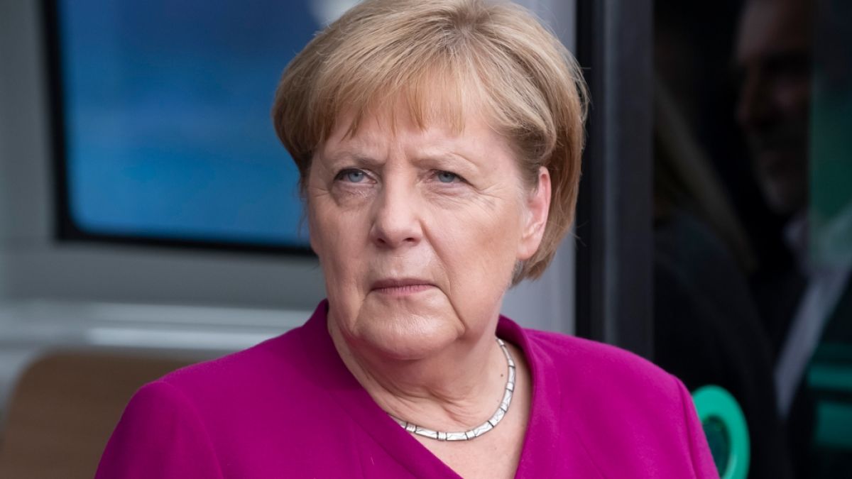 Angela Merkel schockte im Sommer durch einige heftige Zitteranfälle. (Foto)