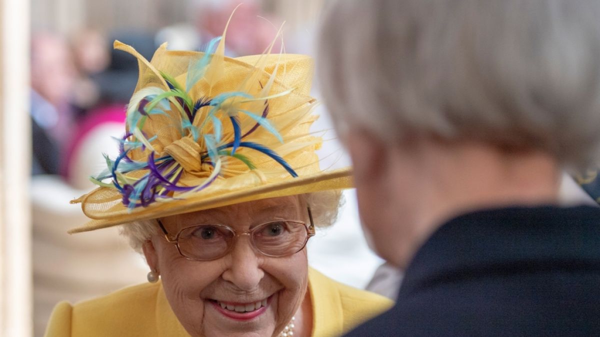 Der Hutschmuck der Queen ist Qualität aus Sachsen. (Foto)