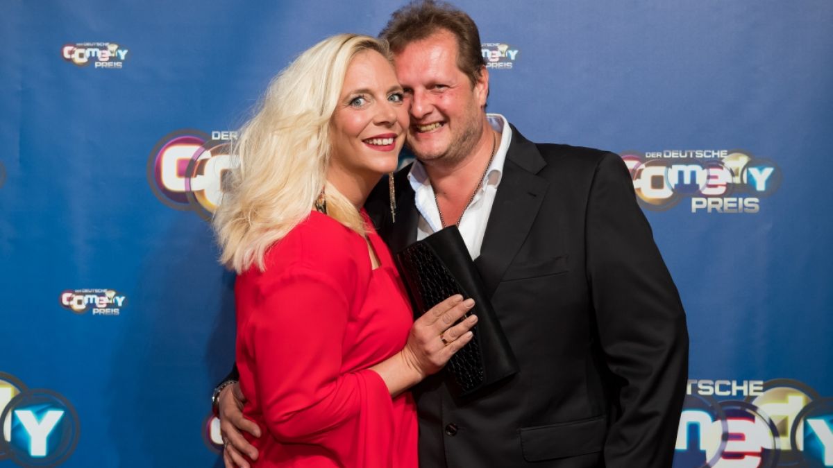 Ein Bild aus glücklichen Tagen: Daniela Büchner mit ihrem Ehemann, dem im November 2018 verstorbenen Entertainer Jens Büchner. (Foto)