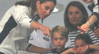 Anscheinend gibt Kate Middleton ihre Kinder lieber zu Mutter Carole als zu Prinz Charles.