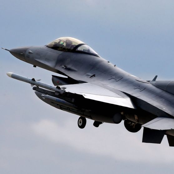 US-Kampfjet abgestürzt - Räumung wird Tage bis Wochen dauern US-Kampfjet abgestürzt - Räumung wird Tage bis Wochen dauern (Foto)