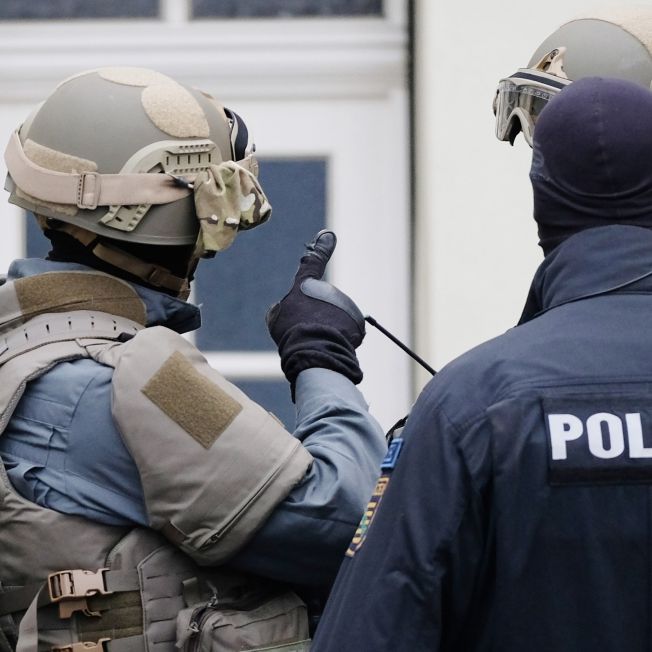 6 Festnahmen nach Razzien wegen rechtsextremen Drohschreiben 6 Festnahmen nach Razzien wegen rechtsextremen Drohschreiben (Foto)