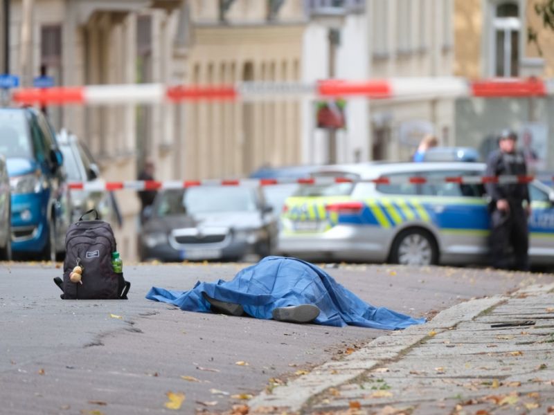 Fotostrecke: Anschlag in Halle/Saale vor Synagoge | Bilder der Horror