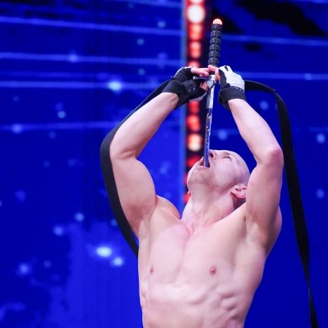 Schwertschlucker schockt Jury! Ist die RTL-Show einfach zu gefährlich? Schwertschlucker schockt Jury! Ist die RTL-Show einfach zu gefährlich? (Foto)