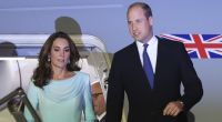 In einem türkisfarbenen Traum stahl Kate Middleton ihrem Mann Prinz William in Pakistan kurzerhand die Show.