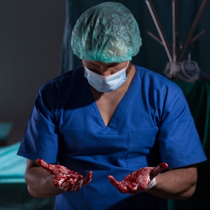 Ärztin reißt junger Mutter Uterus heraus - Patientin stirbt qualvoll