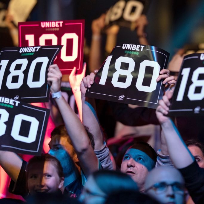 "Voltage" Rob Cross ist Europameister nach Sieg gegen "Iceman" Gerwyn Price "Voltage" Rob Cross ist Europameister nach Sieg gegen "Iceman" Gerwyn Price (Foto)