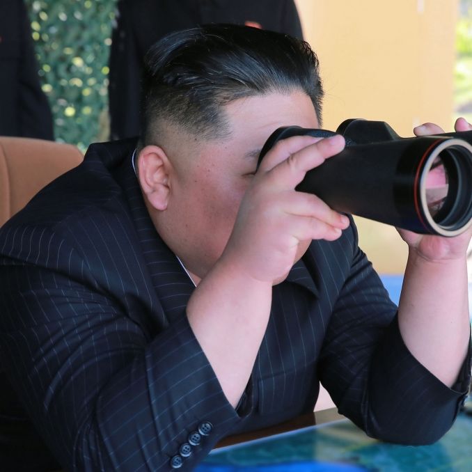 Kim Jong Un testet "supergroßen" Mehrfachraketenwerfer Kim Jong Un testet "supergroßen" Mehrfachraketenwerfer (Foto)