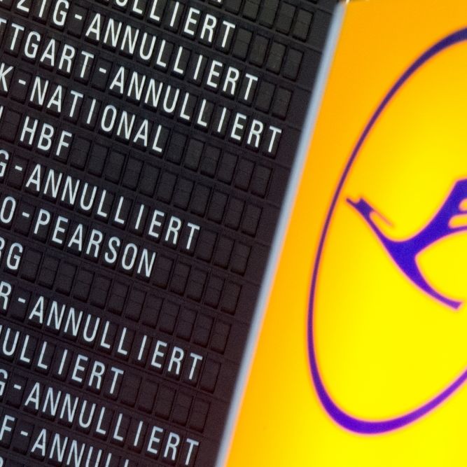 Lufthansa-Flugbegleiter drohen mit Ausweitung der Streiks Lufthansa-Flugbegleiter drohen mit Ausweitung der Streiks (Foto)