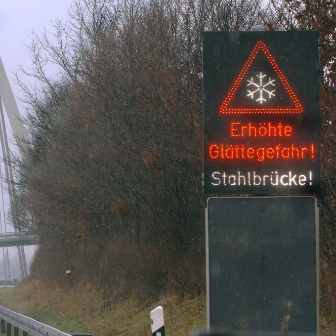 Glätte, Nebel und Frost! Wintereinbruch in Deutschland Glätte, Nebel und Frost! Wintereinbruch in Deutschland (Foto)