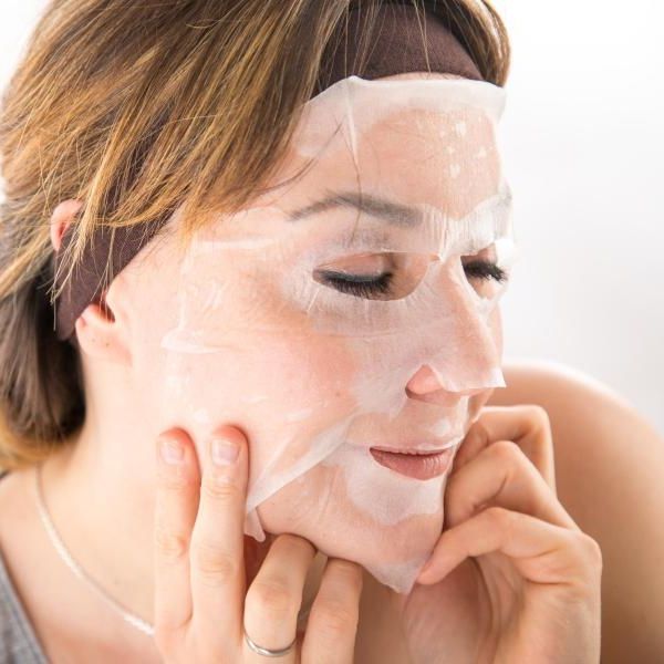 Abgeschmiert! Lösliches Plastik in jeder ZWEITEN Gesichtsmaske Abgeschmiert! Lösliches Plastik in jeder ZWEITEN Gesichtsmaske (Foto)