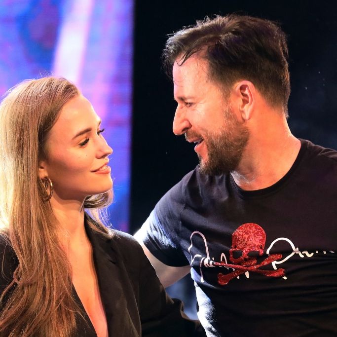 DAS sagt die Wendler-Freundin nach dem Penis-Kracher DAS sagt die Wendler-Freundin nach dem Penis-Kracher (Foto)