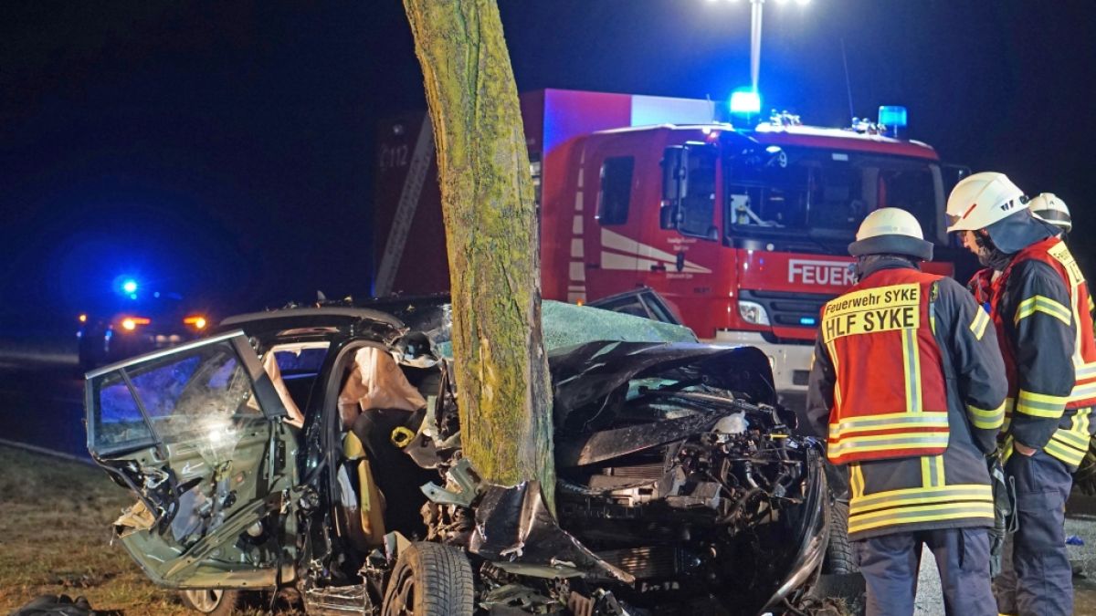 In Syke (Niedersachsen) sind drei Menschen bei einem Autounfall ums Leben gekommen. (Foto)