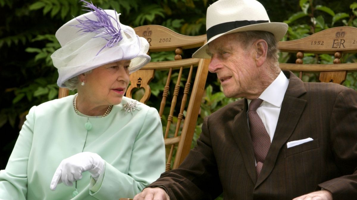 Ein Autor enthüllte ein intimes Detail aus dem Liebesleben von Queen Elizabeth II. und Prinz Philip. (Foto)