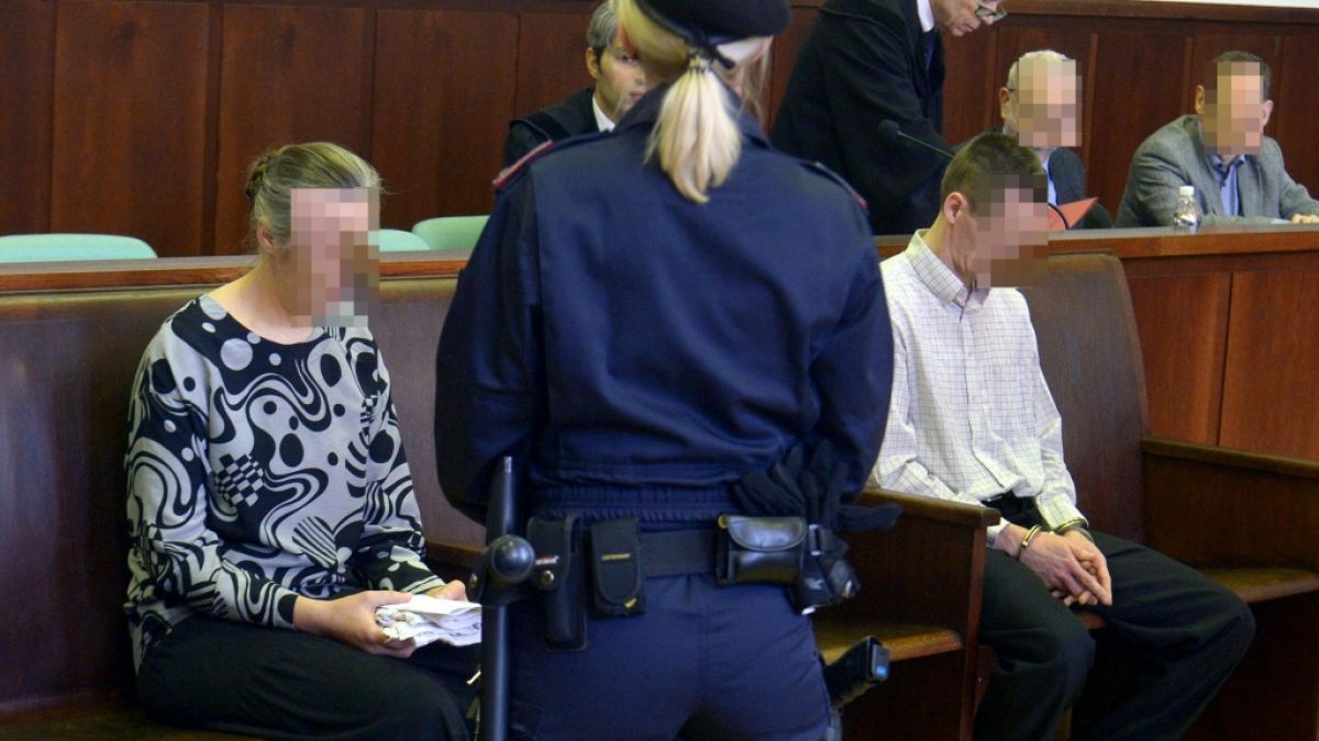 Ein deutsches Elternpaar musste sich in Österreich vor Gericht verantworten, weil es seine 13-jährige Tochter laut Anklage ohne notwendige medizinische Hilfe sterben ließ. (Foto)