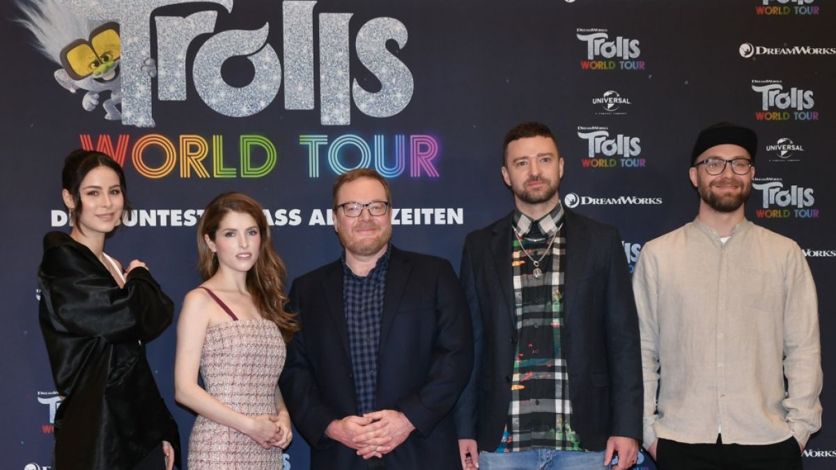 Lena Meyer-Landrut (l-r), Anna Kendrick, Walt Dohrn, Justin Timberlake und Mark Forster beim Fototermin zum Kinofilm "Trolls World Tour" im Hotel Waldorf Astoria. (Foto)