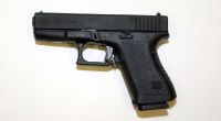 Eine Pistole vom Typo Glock 19, Kaliber 9 Millimeter Luger wurde wohl auch vom Hanau-Attentäter für seine Morde verwendet - legal im Internet gekauft.