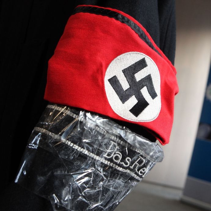 Viertklässler schockt mit Nazi-Kostüm bei Karnevalsfete