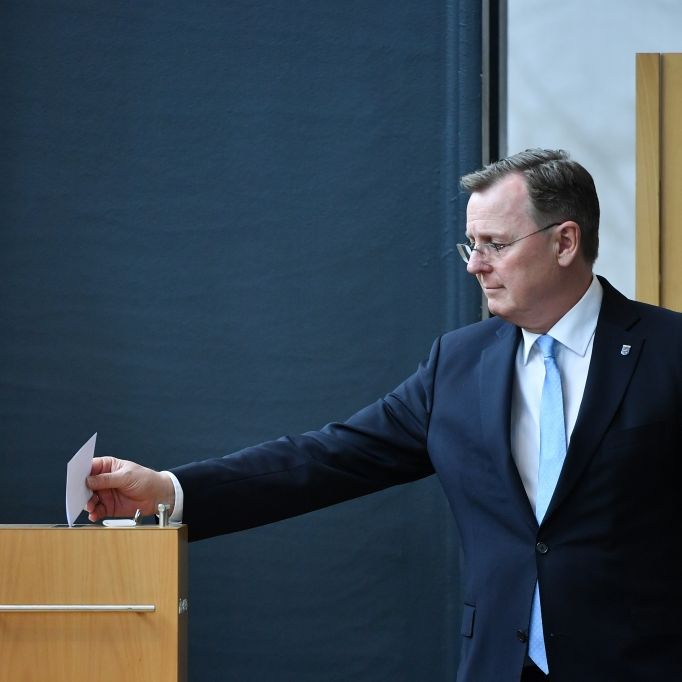 Bodo Ramelow im 3. Wahlgang zum Ministerpräsidenten gewählt Bodo Ramelow im 3. Wahlgang zum Ministerpräsidenten gewählt (Foto)