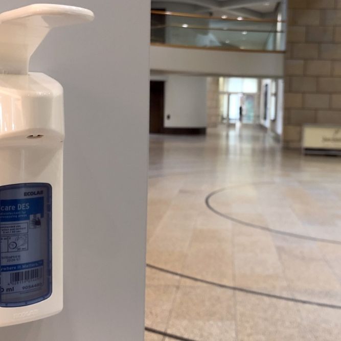 Gefährlich! Bundesinstitut warnt vor Desinfektionsmittel-Nutzung Gefährlich! Bundesinstitut warnt vor Desinfektionsmittel-Nutzung (Foto)