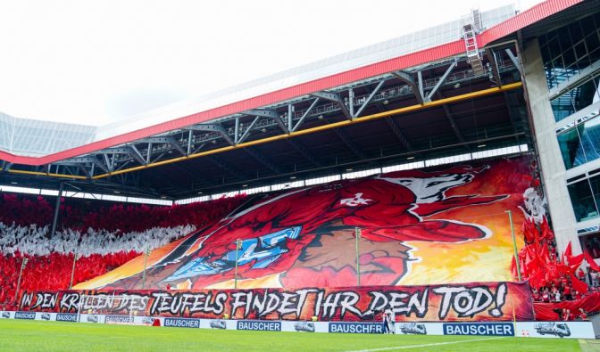 Die Fans des 1. FC Kaiserslautern unterstützen ihren Verein mit vollen Kräften. (Symbolbild)