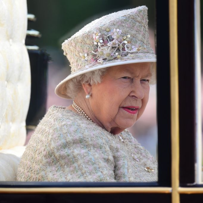 Royals bangen! Wird der Queen-Geburtstag abgesagt? (Foto)