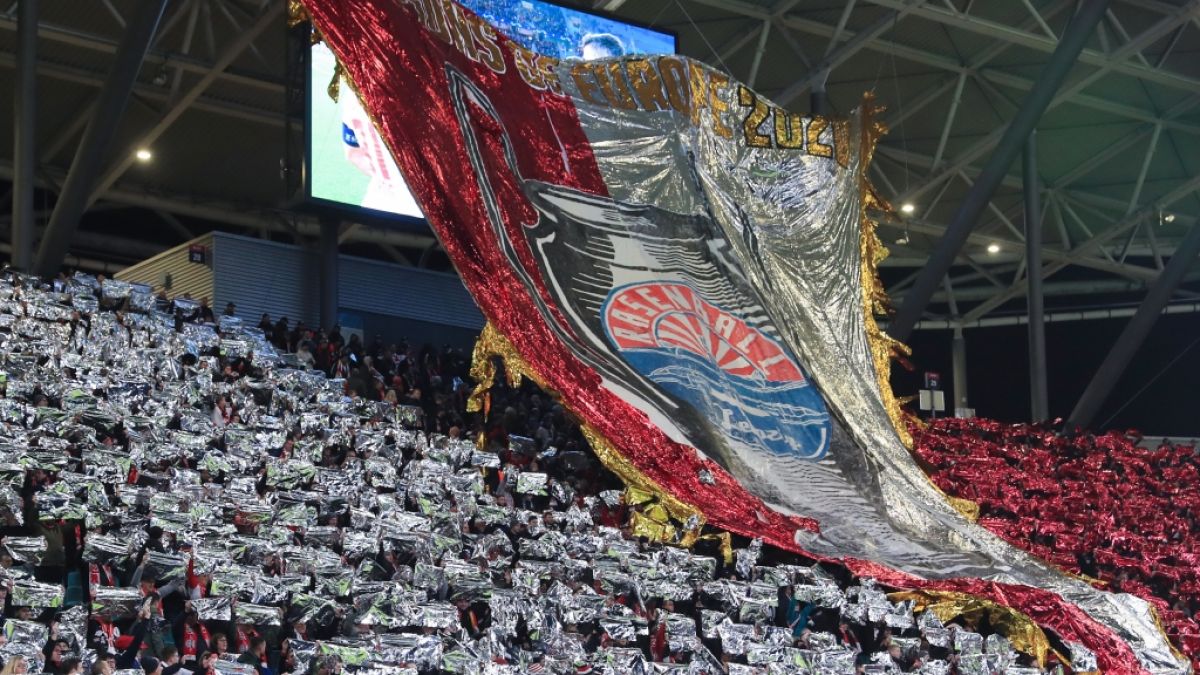 Die Fans von RB Leipzig zeigen immer wieder in großen Aktionen ihre Liebe zum Verein. (Symbolbild) (Foto)