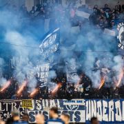 Mit vollem Einsatz zeigen die SV Darmstadt-Fans, welches Team sie siegen sehen wollen. (Symbolbild) Mit vollem Einsatz zeigen die SV Darmstadt-Fans, welches Team sie siegen sehen wollen. (Symbolbild) (Foto)