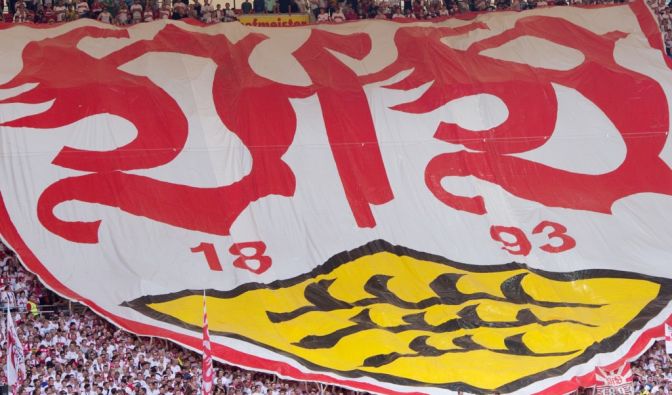 Mit großen Bannern unterstützen die Fans den VfB Stuttgart. (Symbolbild)