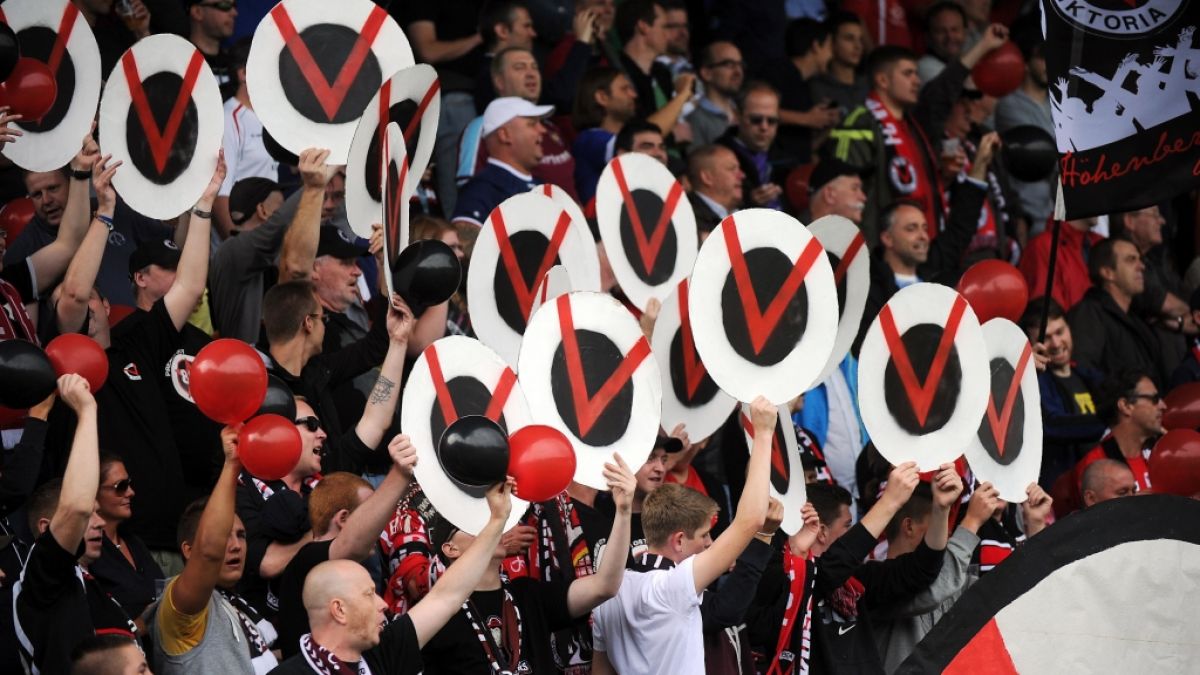 Die Fans von Viktoria Köln stehen hinter ihrem Verein. (Symbolbild) (Foto)