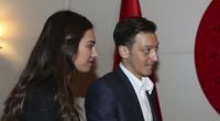 Amine Gülse mit ihrem Ehemann Mesut Özil.