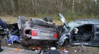 Bei einem Autounfall in Schloß Holte-Stukenbrock sind drei Männer gestorben.