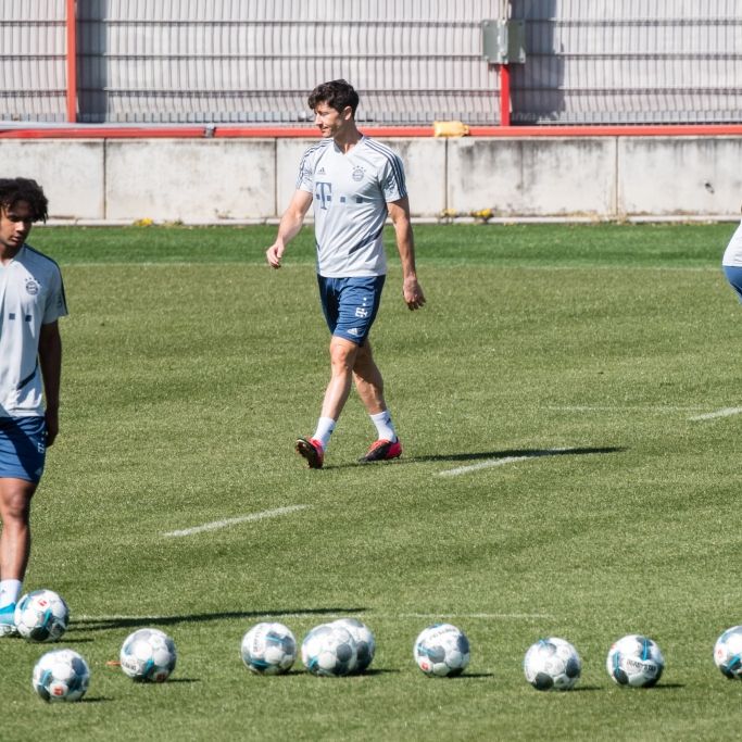 Bundesligisten trotz Spiel-Sperre wieder im Training Bundesligisten trotz Spiel-Sperre wieder im Training (Foto)