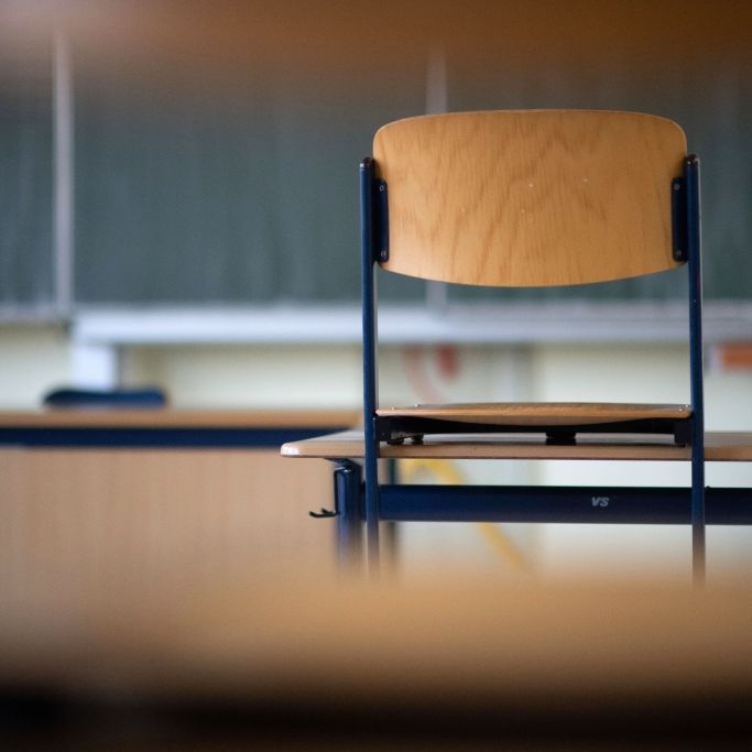 "Dreckig, marode, unhygienisch!" So denkt Twitter über die Schulöffnung "Dreckig, marode, unhygienisch!" So denkt Twitter über die Schulöffnung (Foto)