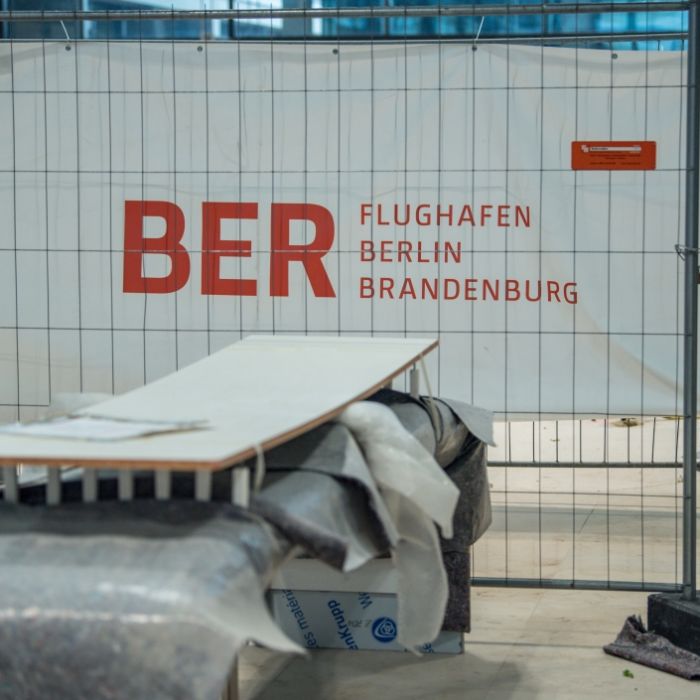 Pannen-Flughafen kündigt Eröffnung an - und Twitter flippt aus Pannen-Flughafen kündigt Eröffnung an - und Twitter flippt aus (Foto)