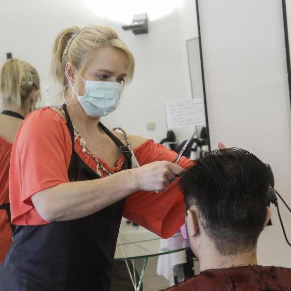 DIESE Regeln müssen Sie ab dem 4. Mai beim Friseur beachten DIESE Regeln müssen Sie ab dem 4. Mai beim Friseur beachten (Foto)