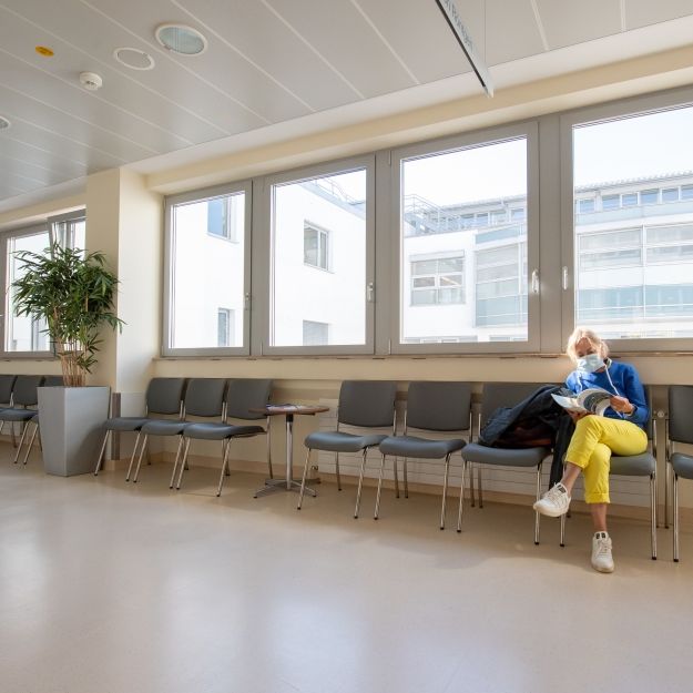 Leere Betten und OP-Säle! Chefarzt fordert Krankenhaus-Öffnungen Leere Betten und OP-Säle! Chefarzt fordert Krankenhaus-Öffnungen (Foto)