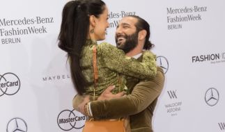 Rebecca Mir Und Massimo Sinato Schwarmen Von Ihrer Hochzeit