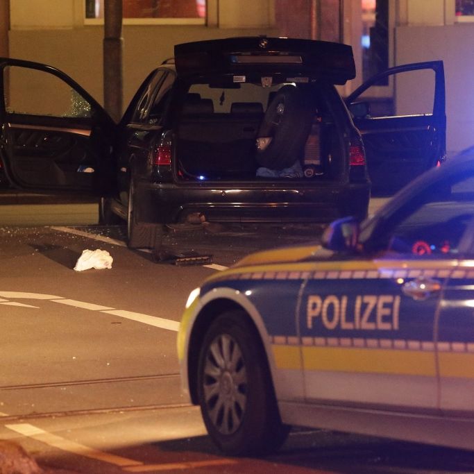 Mann (36) schießt auf Polizisten - zwei Menschen schwer verletzt Mann (36) schießt auf Polizisten - zwei Menschen schwer verletzt (Foto)