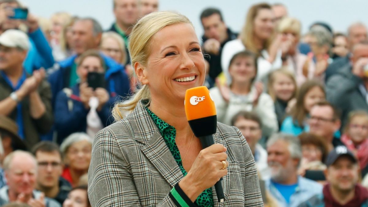 Auf Publikum muss Andrea Kiewel im "Fernsehgarten" aktuell verzichten. (Foto)