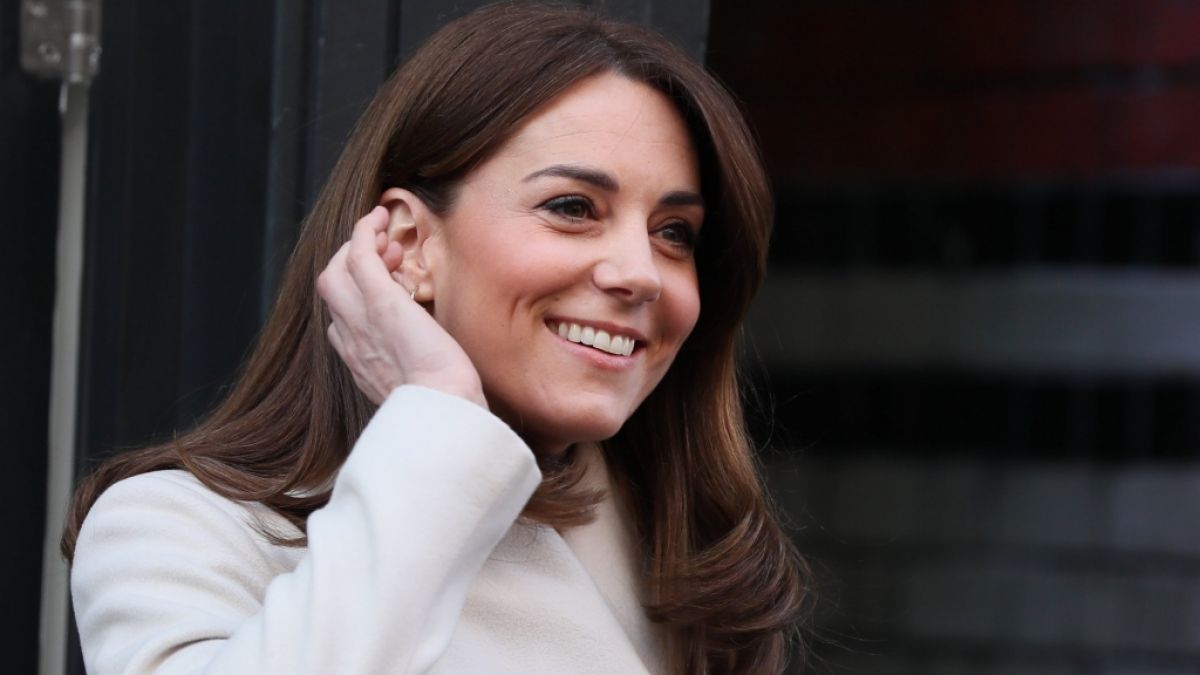 Kate Middleton hat gut lachen: Millionen Frauen beneiden die Herzogin von Cambridge um ihr modisches Feingespür. (Foto)