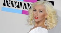 US-Sängerin Christina Aguilera lässt die Hüllen fallen.
