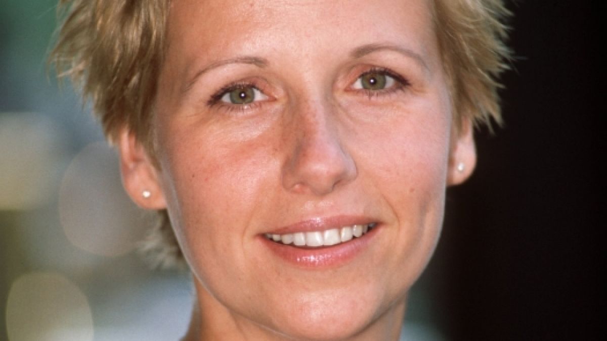 Im Jahr 2000 sorgte Andrea Kiewel, damals 35 Jahre alt, mit einer Kurzhaar-Frisur für Schlagzeilen. (Foto)