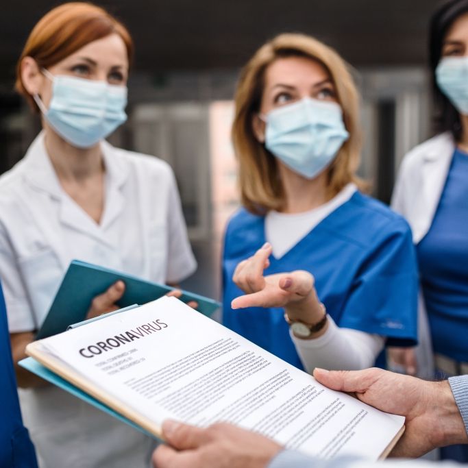 "Existiert klinisch nicht mehr!" DIESER Arzt verharmlost Corona "Existiert klinisch nicht mehr!" DIESER Arzt verharmlost Corona (Foto)