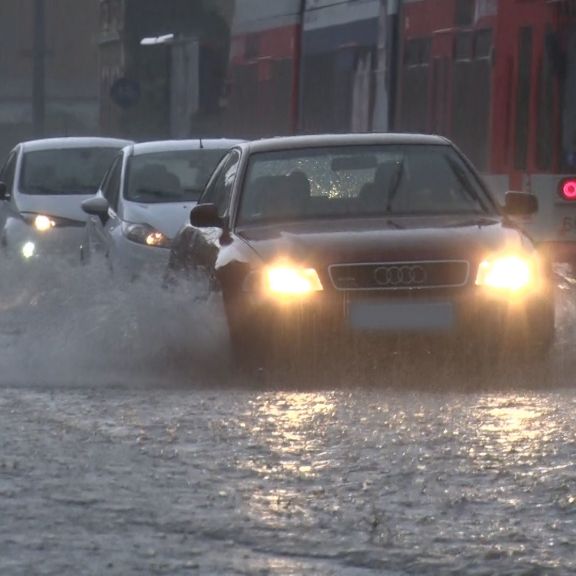 Anhaltender Starkregen! Hier gilt weiterhin Unwetter-Gefahr Anhaltender Starkregen! Hier gilt weiterhin Unwetter-Gefahr (Foto)