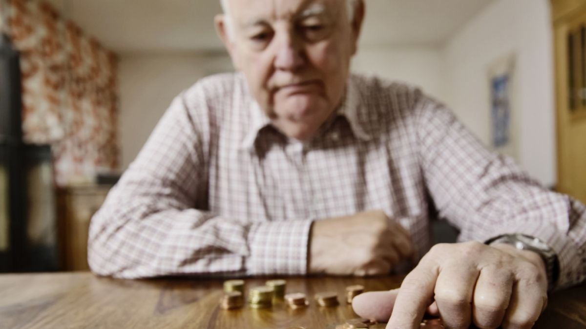 Viele Arbeitnehmer gehen später in Rente und bekommen weniger Geld. (Symbolfoto) (Foto)