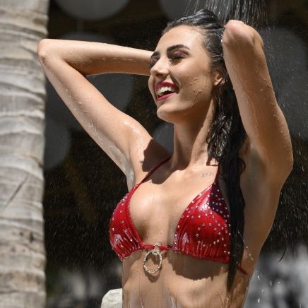 DIESE pralle Bikini-Show macht Lust auf MEER 