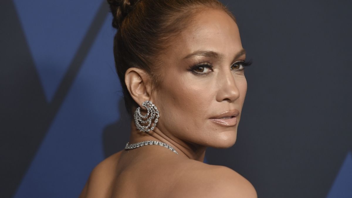 Jennifer Lopez spannt ihre Fans auf die Folter. (Foto)