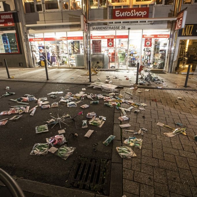 "Kriegsähnliche Zustände"! Teenager wird versuchter Totschlag vorgeworfen "Kriegsähnliche Zustände"! Teenager wird versuchter Totschlag vorgeworfen (Foto)