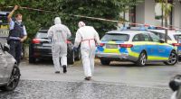 In Bad Schussenried (Baden-Württemberg) ist eine Person durch Schüsse bei einem Polizeieinsatz getötet worden.